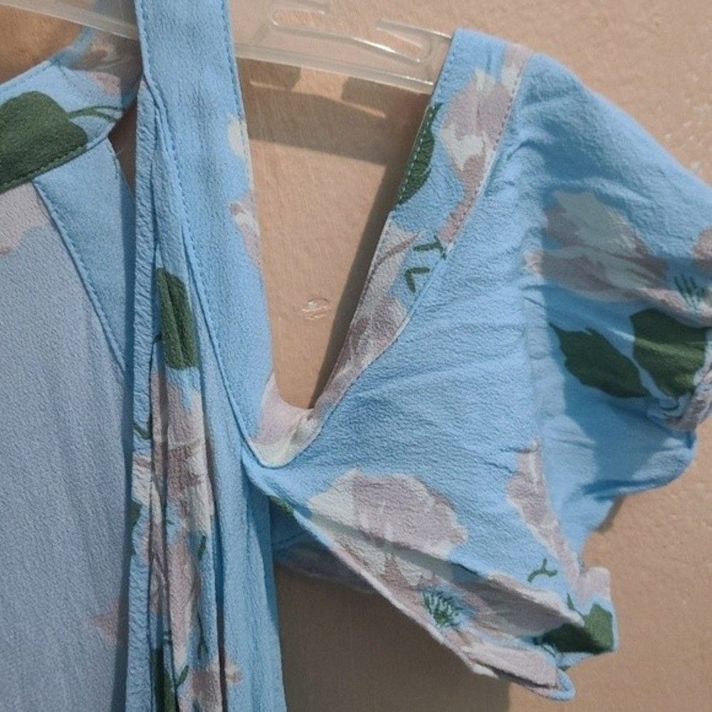 Privacy Please Delta floral cold shoulder wrap Dress light Blue XS - Picture 9 of 11